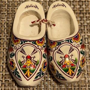 HOLLAND MINI WOODEN DUTCH CLOGS *VINTAGE*